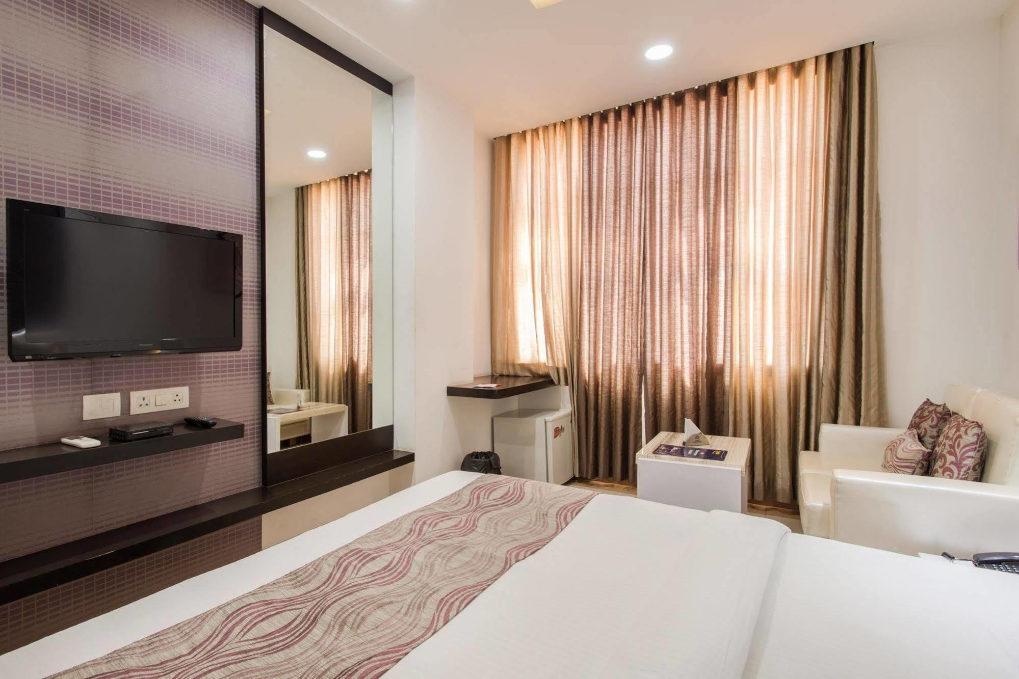Hotel Rockland Jaipur Ngoại thất bức ảnh