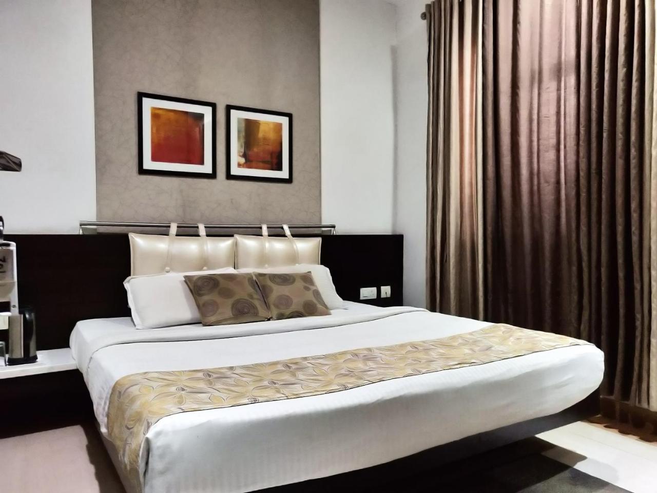 Hotel Rockland Jaipur Ngoại thất bức ảnh