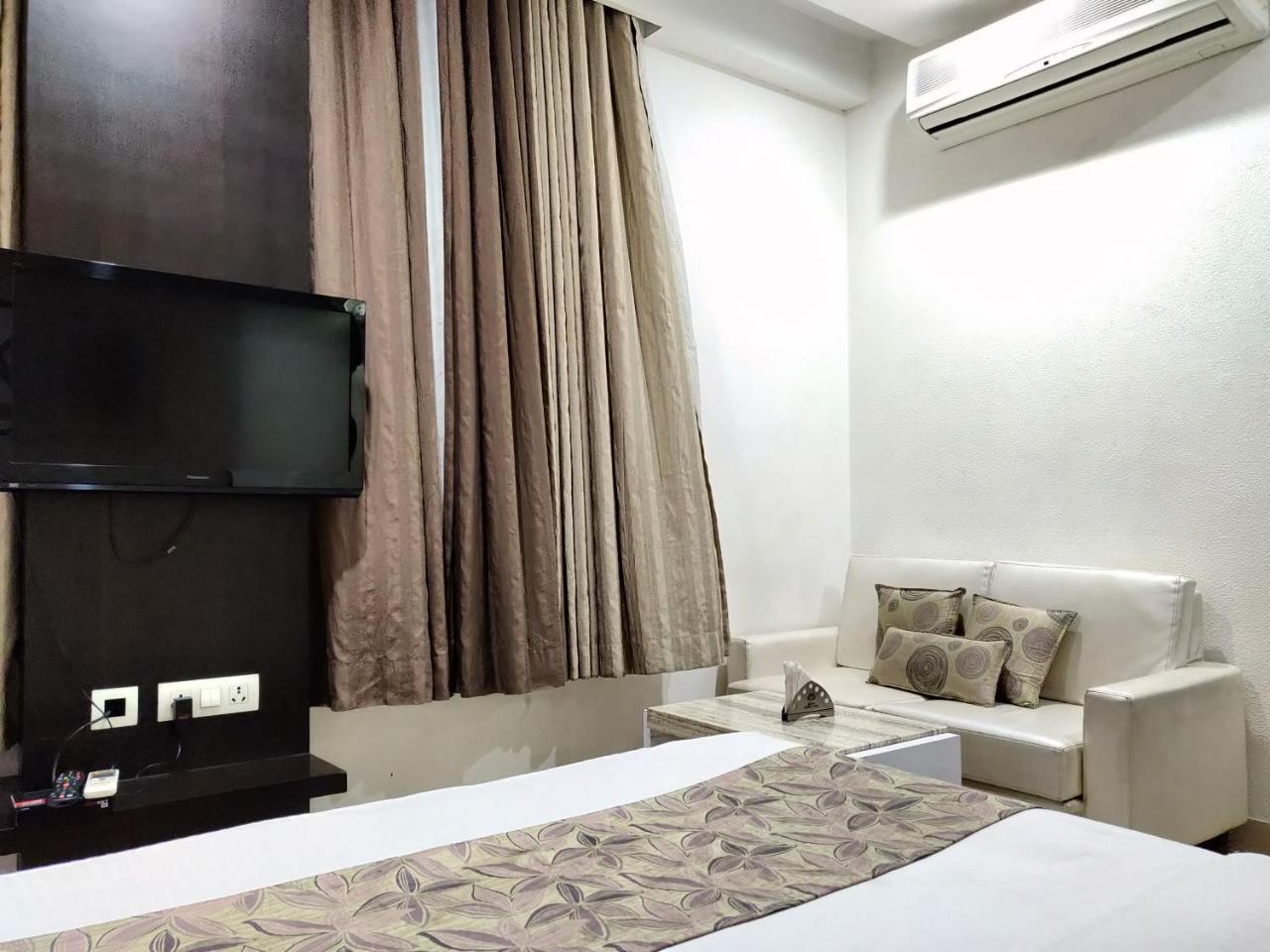 Hotel Rockland Jaipur Ngoại thất bức ảnh