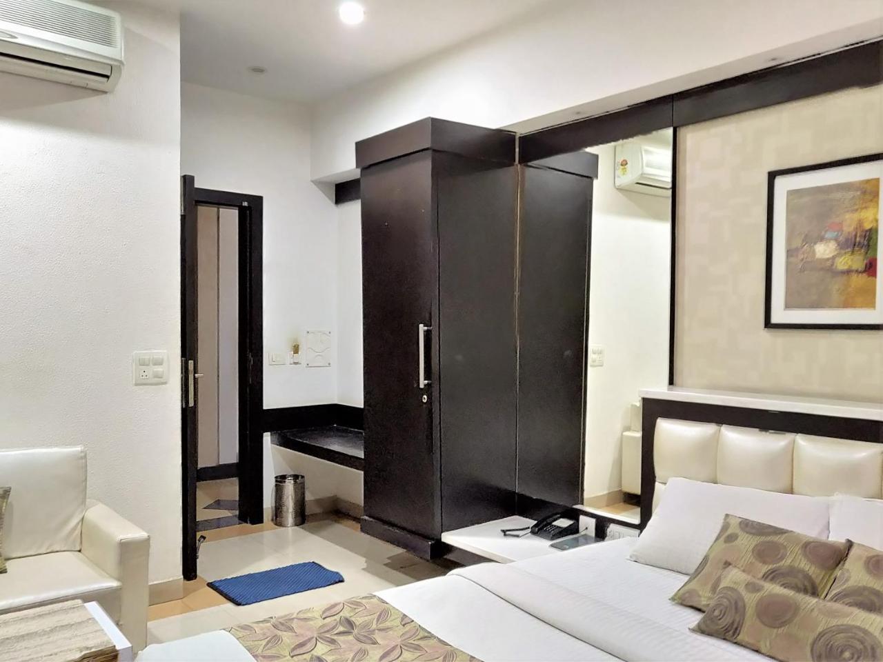 Hotel Rockland Jaipur Ngoại thất bức ảnh